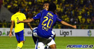 Menang di Gresik, Persib Pimpin Klasemen Sementara Liga 1