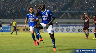 Ezechiel N'Douassel Bisa Pecahkan Rekor Gol Sutiono dan van Dijk di Persib