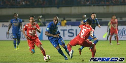 Essien & Cole Gagal Bawa Persib Kalahkan Arema FC