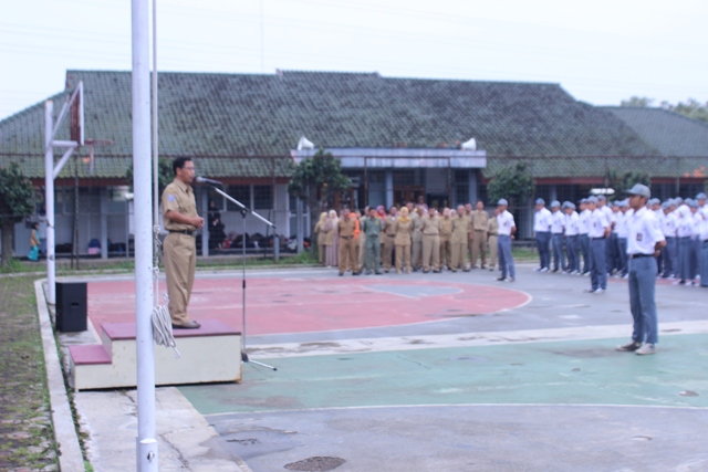 Hari Pertama Sekolah di SMAN 27 Bandung