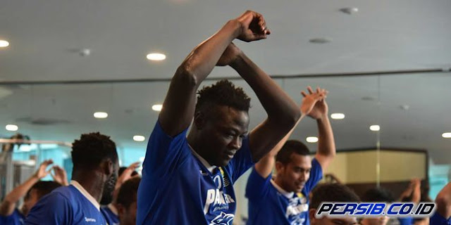 Persib Bandung vs Sriwijaya FC Piala Presiden 2018 - Ezechiel Bisa Main Persib Bandung vs Sriwijaya FC Piala Presiden 2018 - Ezechiel Bisa Main