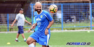 Persib Bandung vs Borneo FC: Djanur Pastikan Sergio van Dijk Main