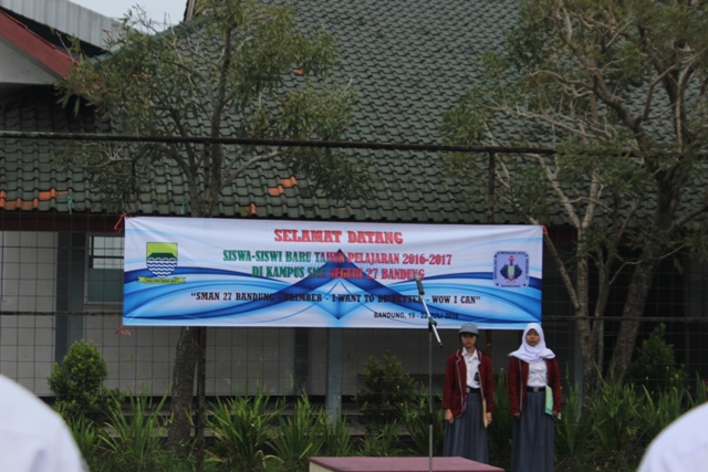 Hari Pertama Sekolah di SMAN 27 Bandung