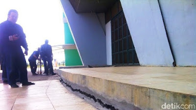 Kerusakan Bangunan Stadion GBLA Kian Parah