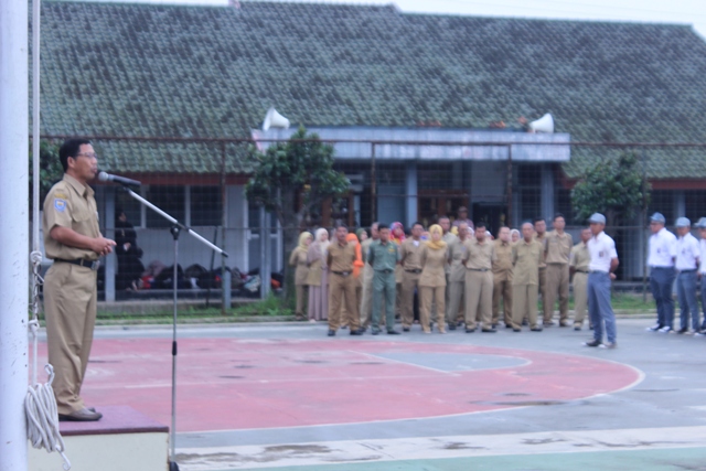 Hari Pertama Sekolah di SMAN 27 Bandung