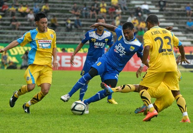 Persib Kembali Taklukkan Gresik United 4-1 Persib Kembali Taklukkan Gresik United 4-1