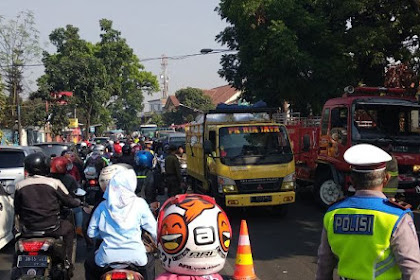 Kebakaran Landa Rumah di Belakang SMA 24 Bandung