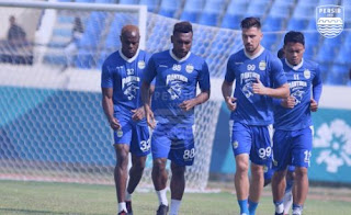 Skuat Persib Bandung Kembali Berlatih di Stadion Si Jalak Harupat