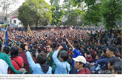 Polisi: Demo Mahasiswa di Bandung Ricuh Akibat Provokasi Kelompok Anarko