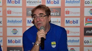 Robert: Persib Tak Layak Dapat Hasil Imbang