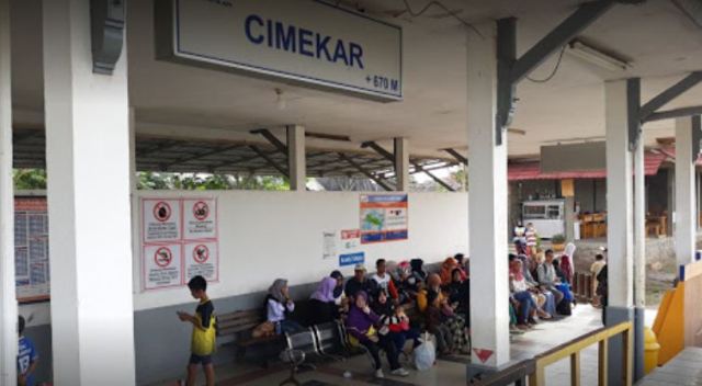 Stasiun Cimekar Bandung Dekat Stadion GBLA dan Masjid Terapung Al Jabbar