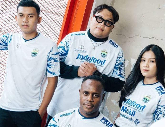 Persib Rilis Jersey Terbaru 2021 - 2022 Laga Tandang
