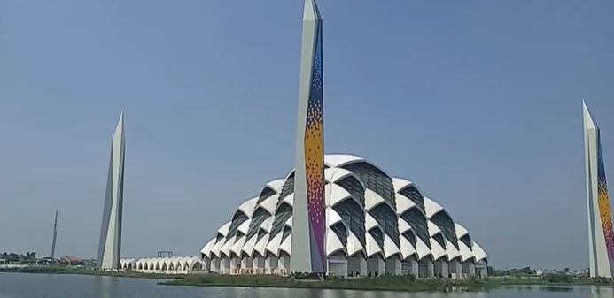 Masjid Raya Al Jabbar Pakai APBD Jadi Polemik, Ridwan Kamil Trending