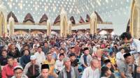 Libur Lebaran, Masjid Raya Al Jabbar Dipadati Pengunjung